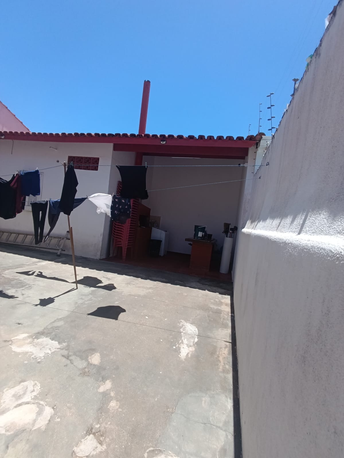 CAS261317 Casa térrea em Itanhaém com 04 dormitórios e acabamento em porcelanato