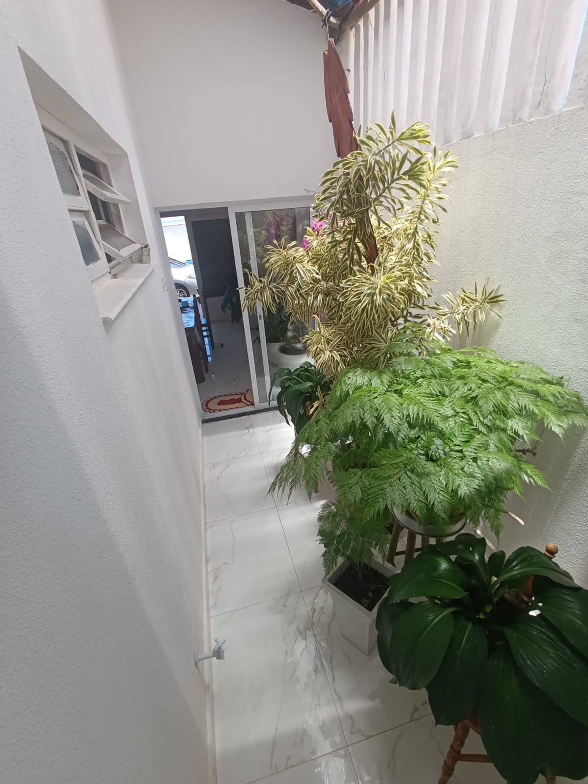 CAS261317 Casa térrea em Itanhaém com 04 dormitórios e acabamento em porcelanato