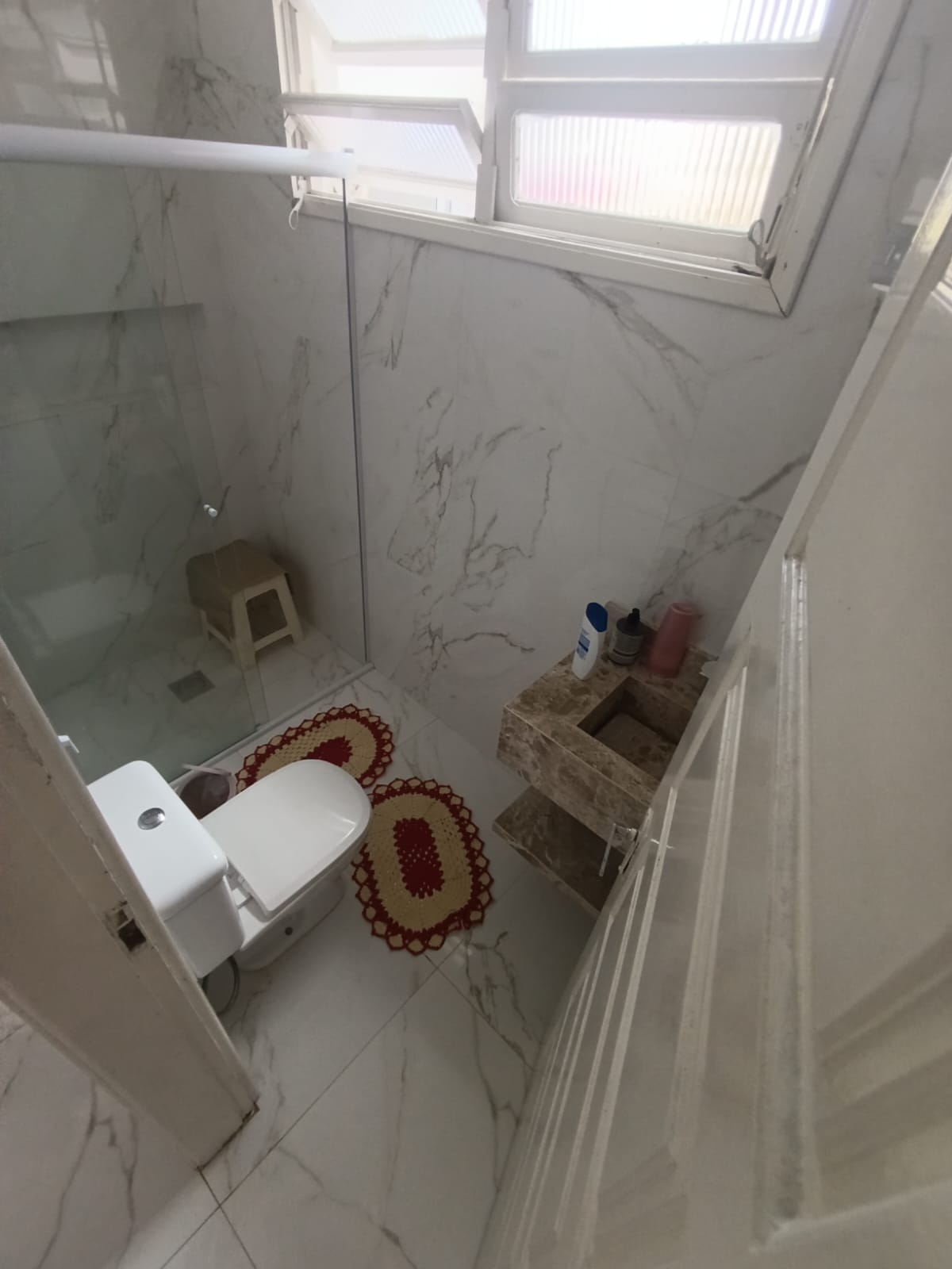 CAS261317 Casa térrea em Itanhaém com 04 dormitórios e acabamento em porcelanato