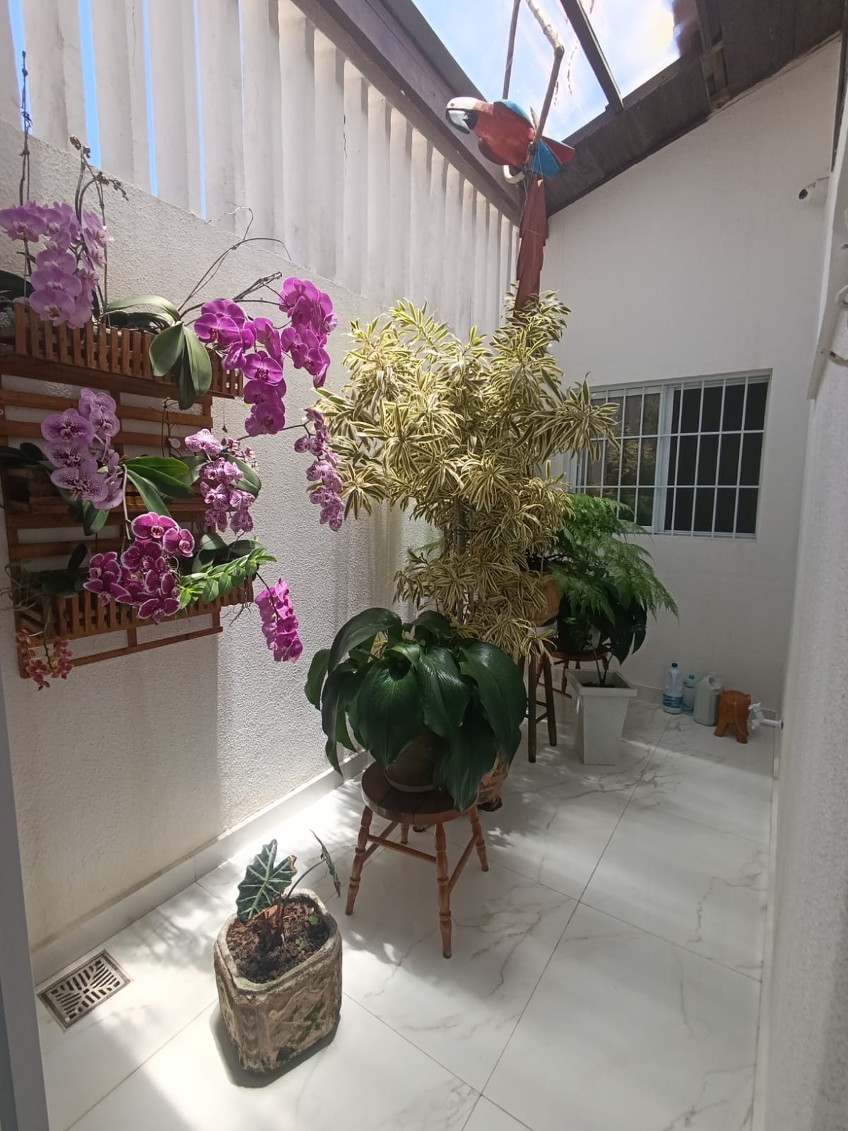 CAS261317 Casa térrea em Itanhaém com 04 dormitórios e acabamento em porcelanato