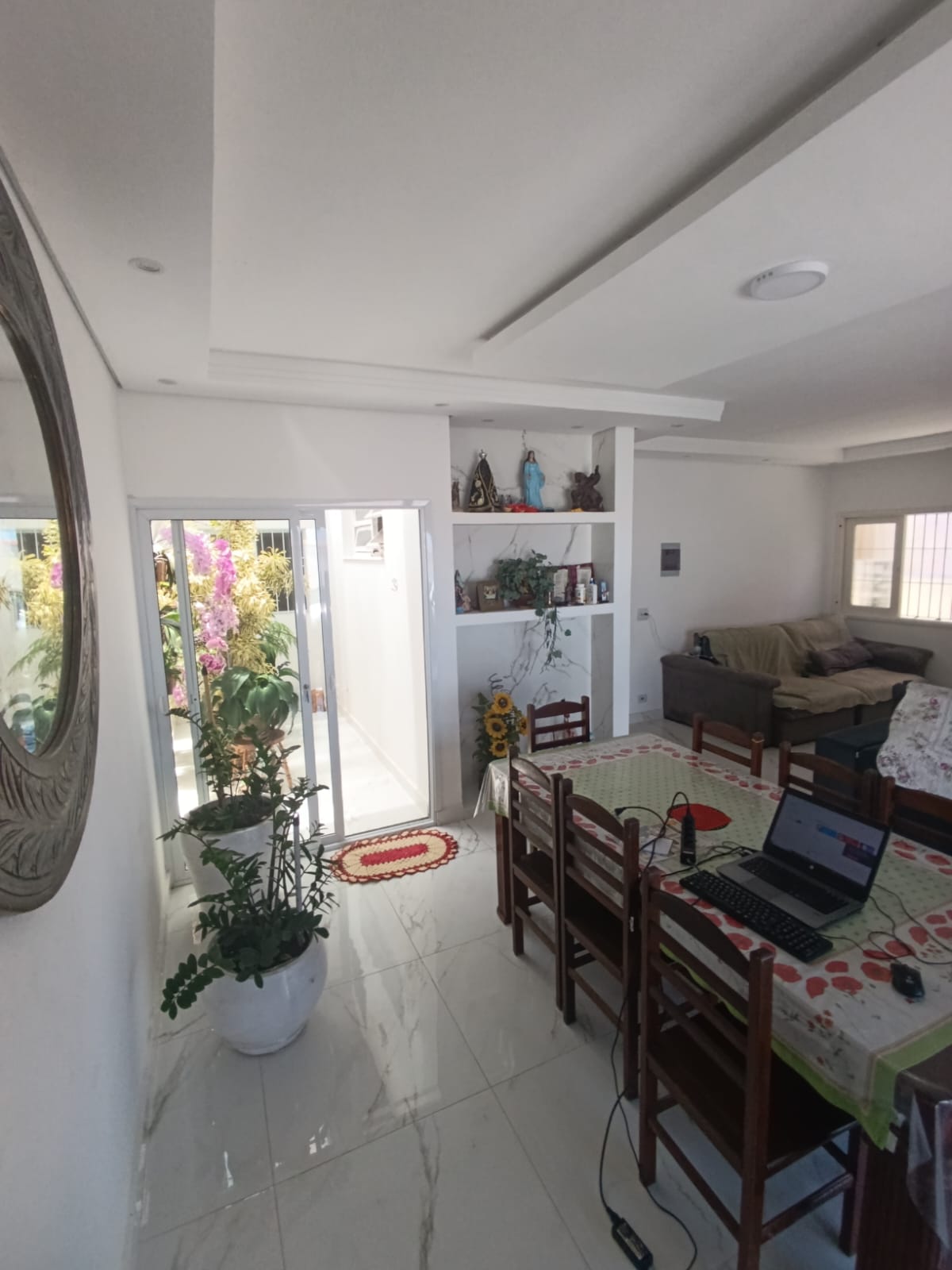CAS261317 Casa térrea em Itanhaém com 04 dormitórios e acabamento em porcelanato