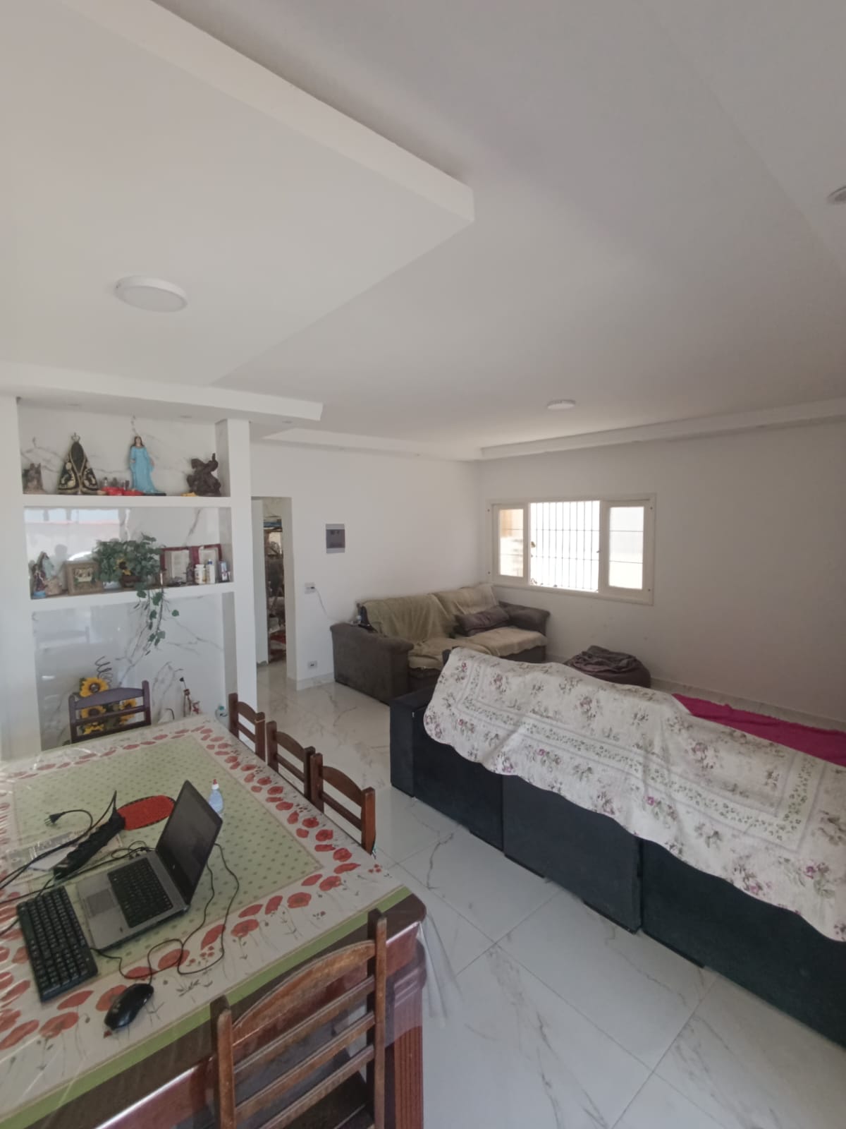 CAS261317 Casa térrea em Itanhaém com 04 dormitórios e acabamento em porcelanato