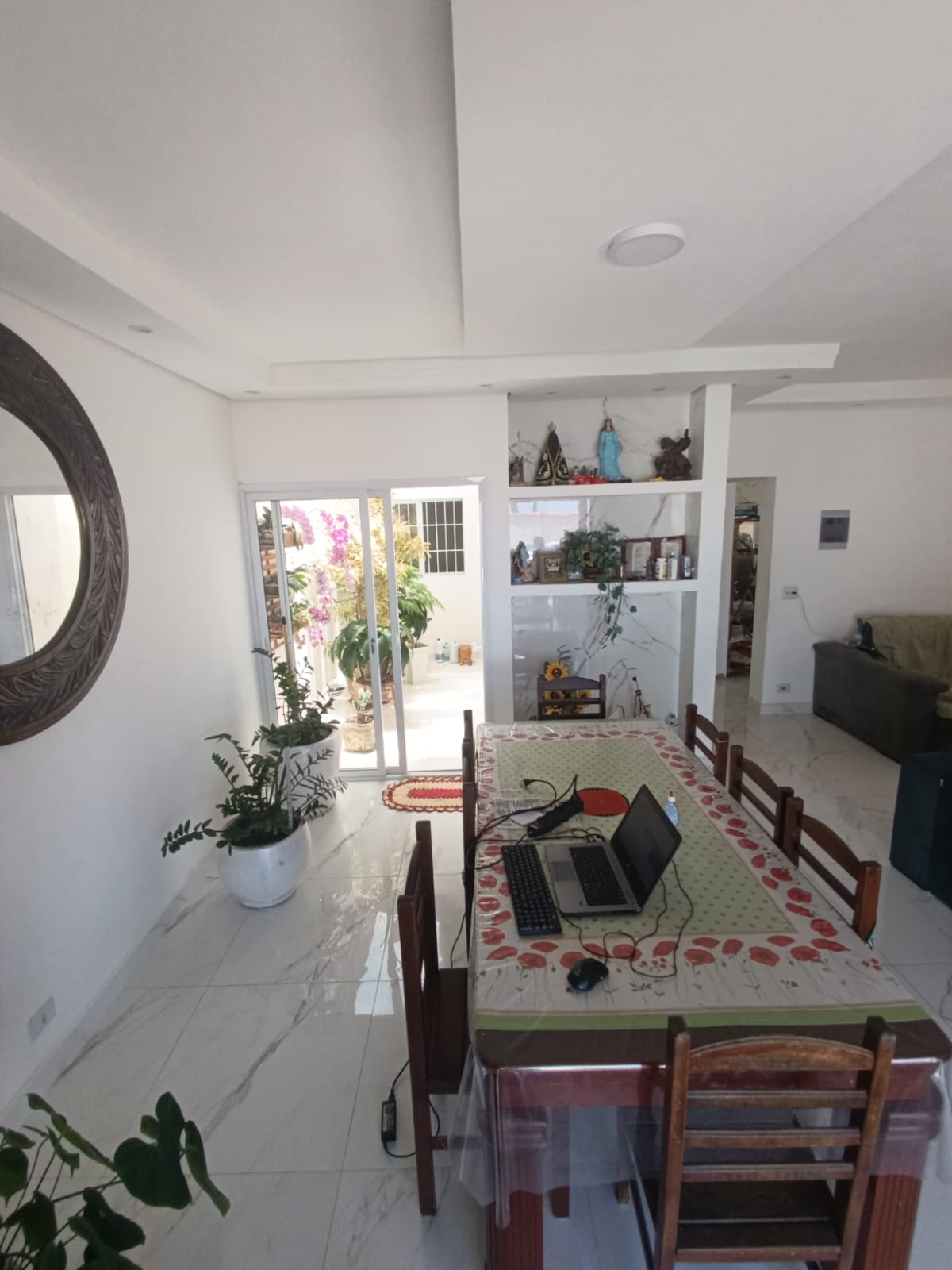 CAS261317 Casa térrea em Itanhaém com 04 dormitórios e acabamento em porcelanato