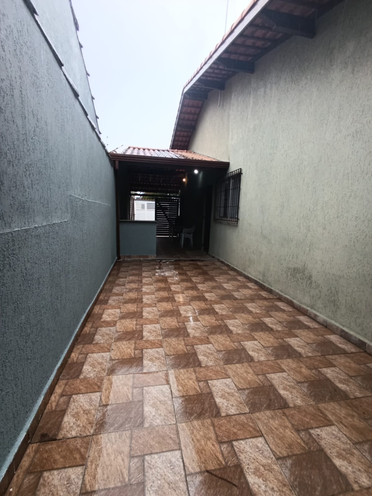 CAS261336 Duas Casas a 100m da Praia em Itanhaém – Ideal para Investimento e Renda Extra!