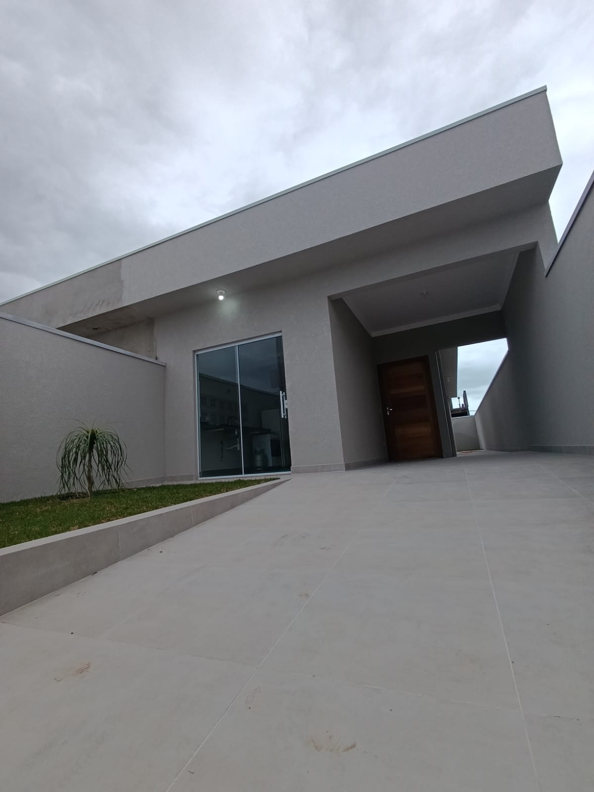 CAS261337 Casa assobradada em Itanhaém de esquina com 03 dormitórios e área gourmet