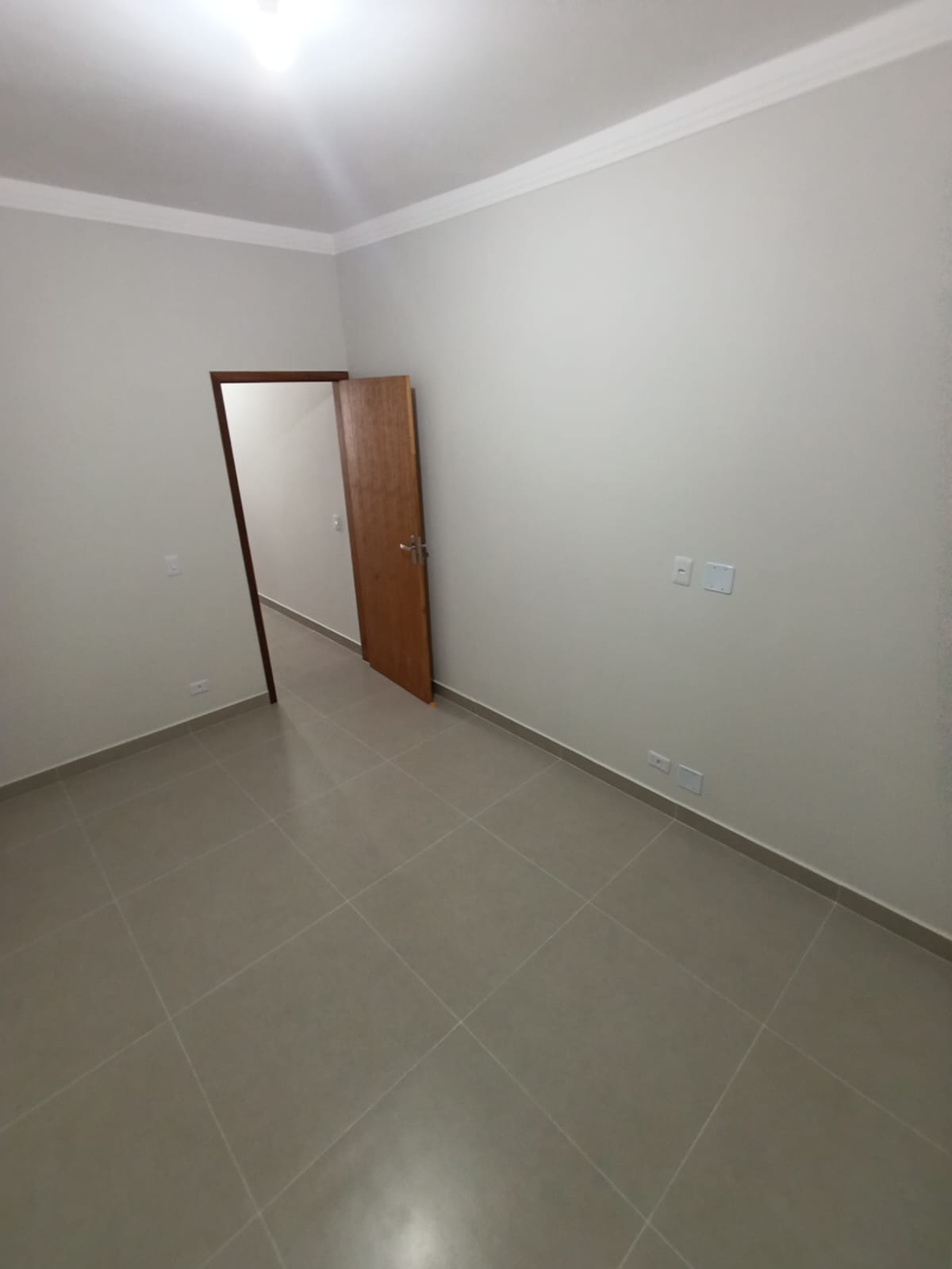 CAS261337 Casa assobradada em Itanhaém de esquina com 03 dormitórios e área gourmet