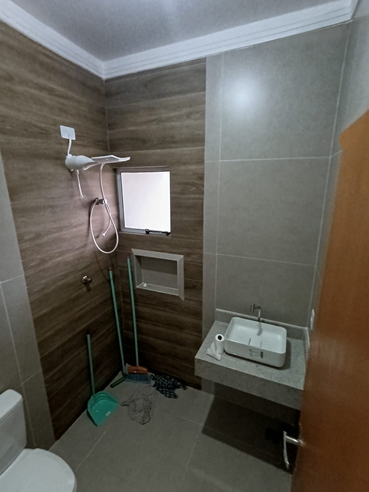 CAS261337 Casa assobradada em Itanhaém de esquina com 03 dormitórios e área gourmet