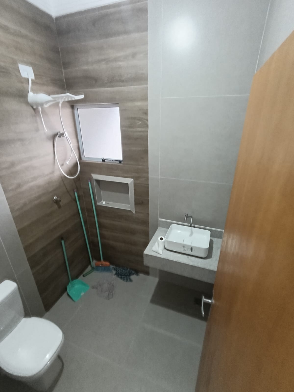 CAS261337 Casa assobradada em Itanhaém de esquina com 03 dormitórios e área gourmet