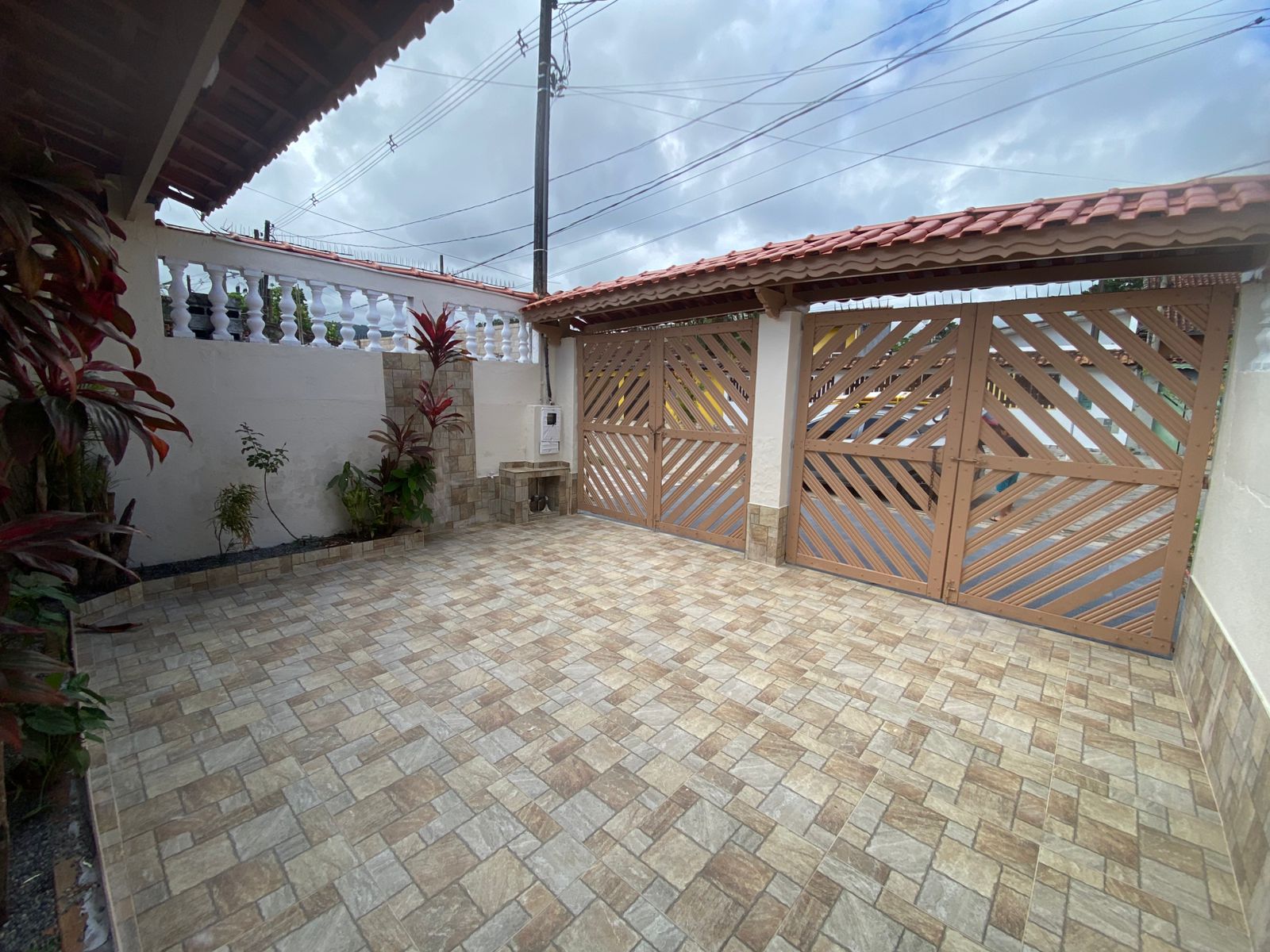 CAS261341 Casa em Itanhaém 02 dormitórios com fogão a lenha aceita Minha Casa Minha Vida