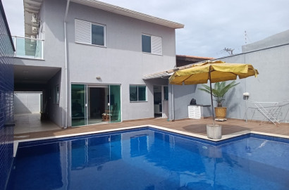 CAS261344 Sobrado Sustentável com 4 Dormitórios e Piscina a 100m do Mar em Itanhaém