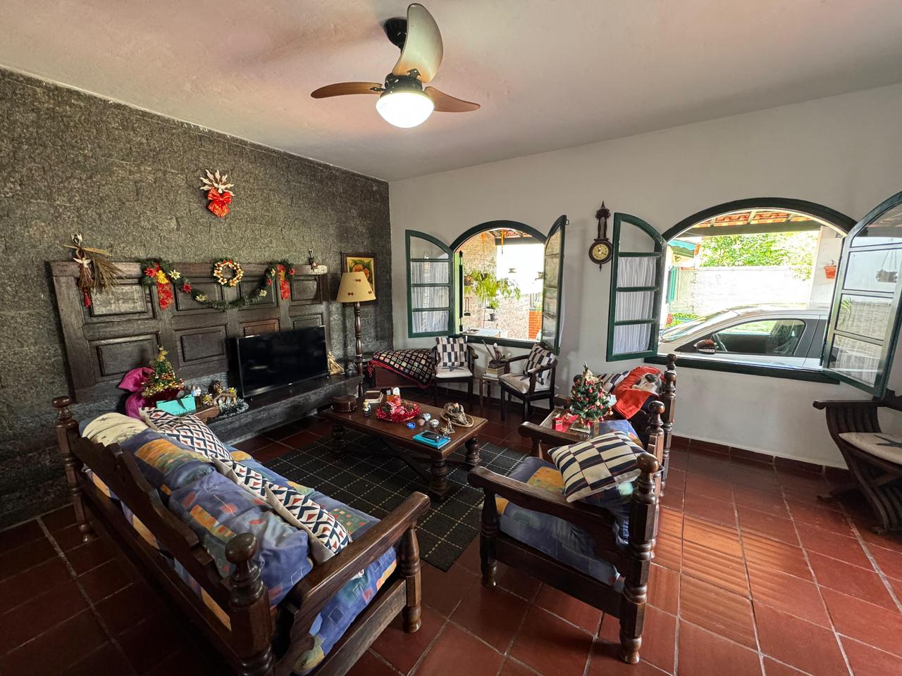 CAS261347 Casa de Esquina à Venda no Jardim Suarão Itanhaém – 03 Dormitórios