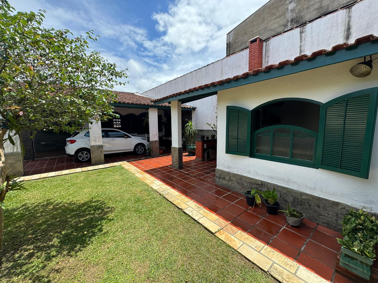 CAS261347 Casa de Esquina à Venda no Jardim Suarão Itanhaém – 03 Dormitórios