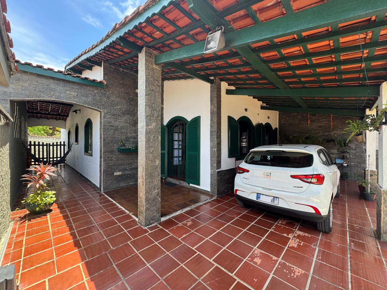 CAS261347 Casa de Esquina à Venda no Jardim Suarão Itanhaém – 03 Dormitórios