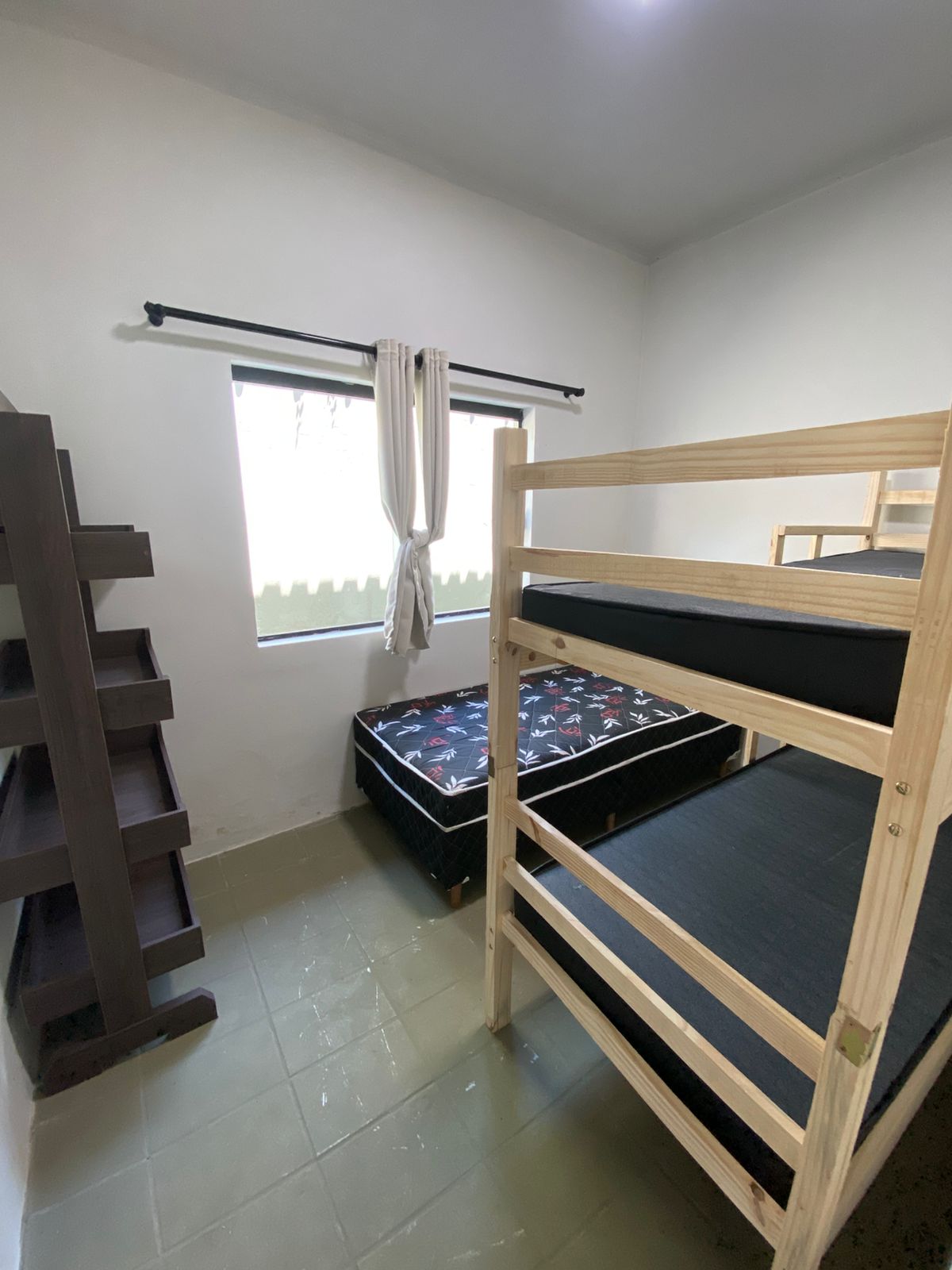 CAS261351 Casa à Venda no Bairro Satélite Itanhaém – 03 Dormitórios a 185m da Praia