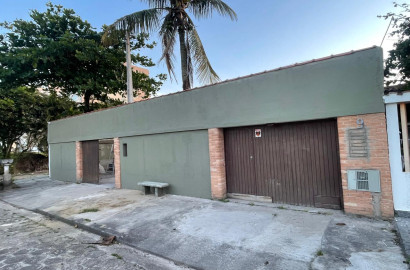 CAS261351 Casa à Venda no Bairro Satélite Itanhaém – 03 Dormitórios a 185m da Praia