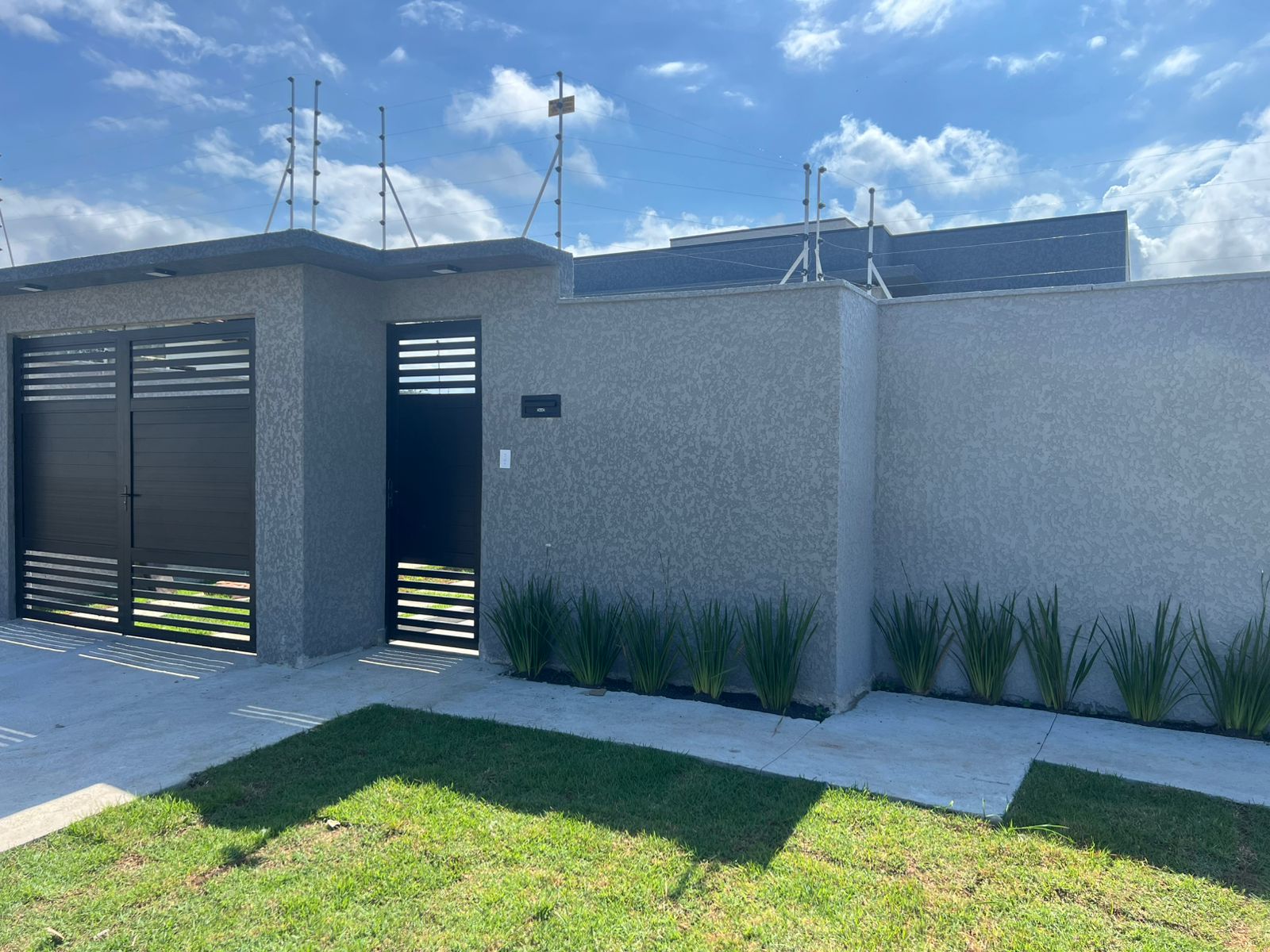 CAS261356 Casa Isolada à Venda no Cibratel II Itanhaém – 03 Dormitórios com Piscina