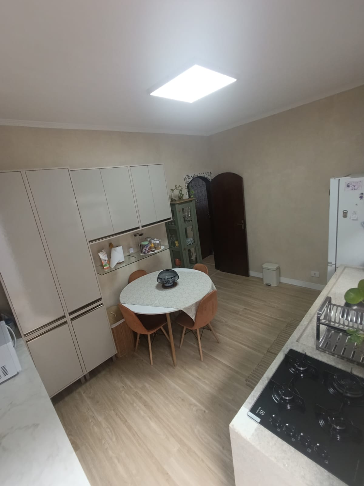 CAS261358 Casa de Esquina no Suarão Itanhaém – 03 Dormitórios com Edícula e Móveis Planejados