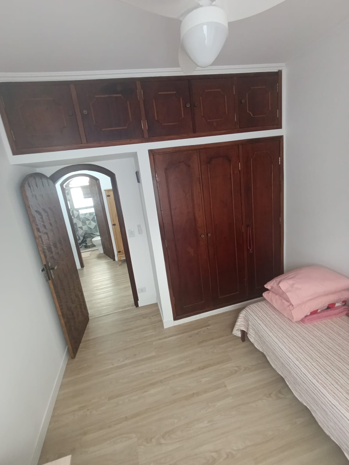 CAS261358 Casa de Esquina no Suarão Itanhaém – 03 Dormitórios com Edícula e Móveis Planejados