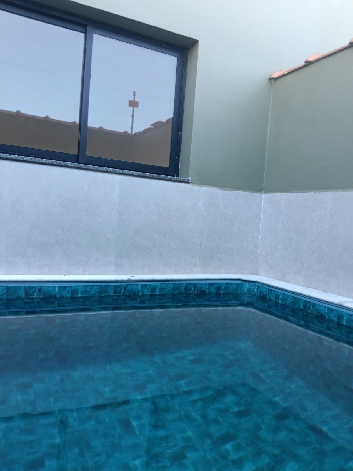 CAS261359 Sobrado Novo no Cibratel 2 Itanhaém – 02 Suítes com Piscina e Cascata