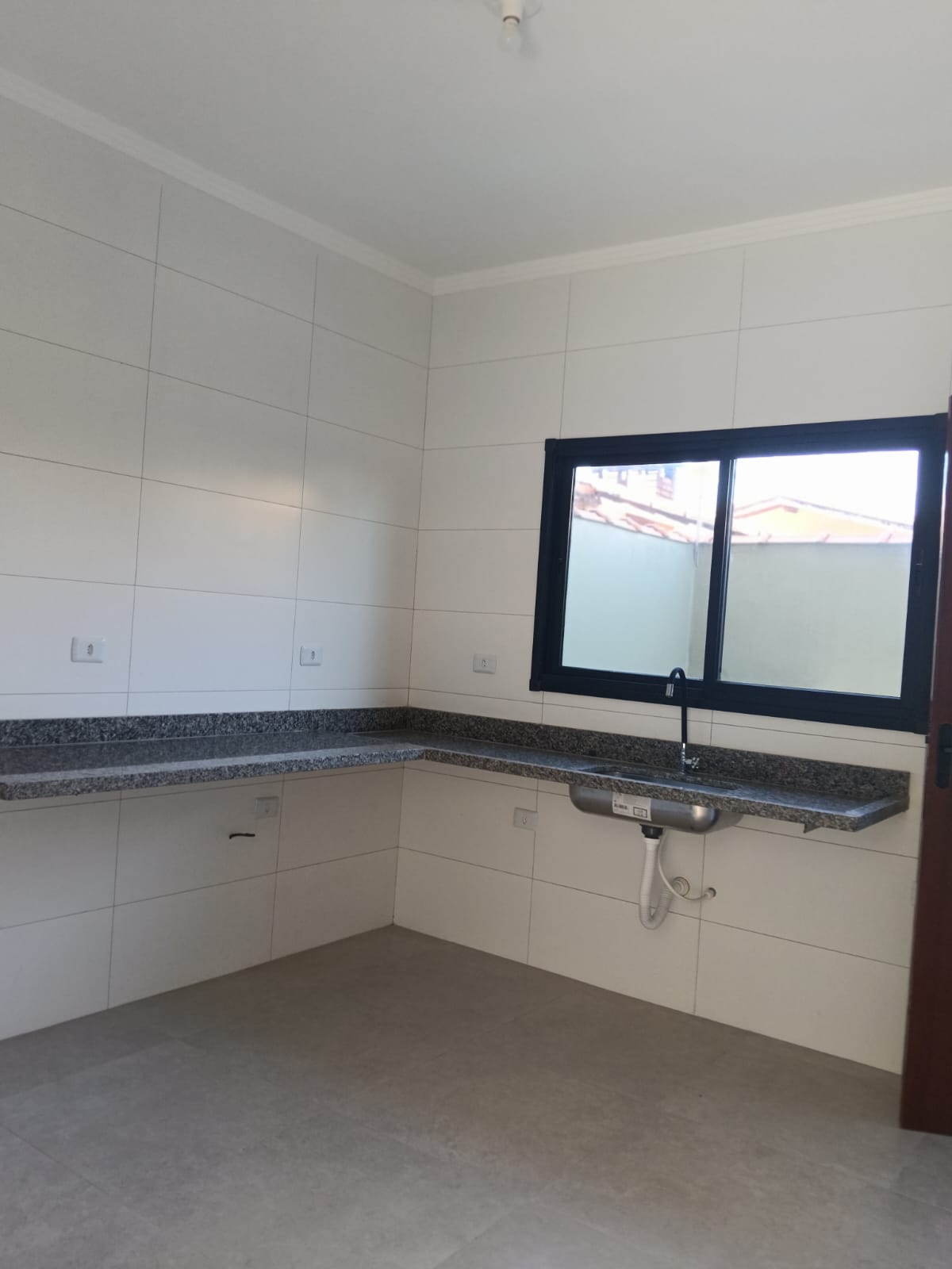 CAS261359 Sobrado Novo no Cibratel 2 Itanhaém – 02 Suítes com Piscina e Cascata