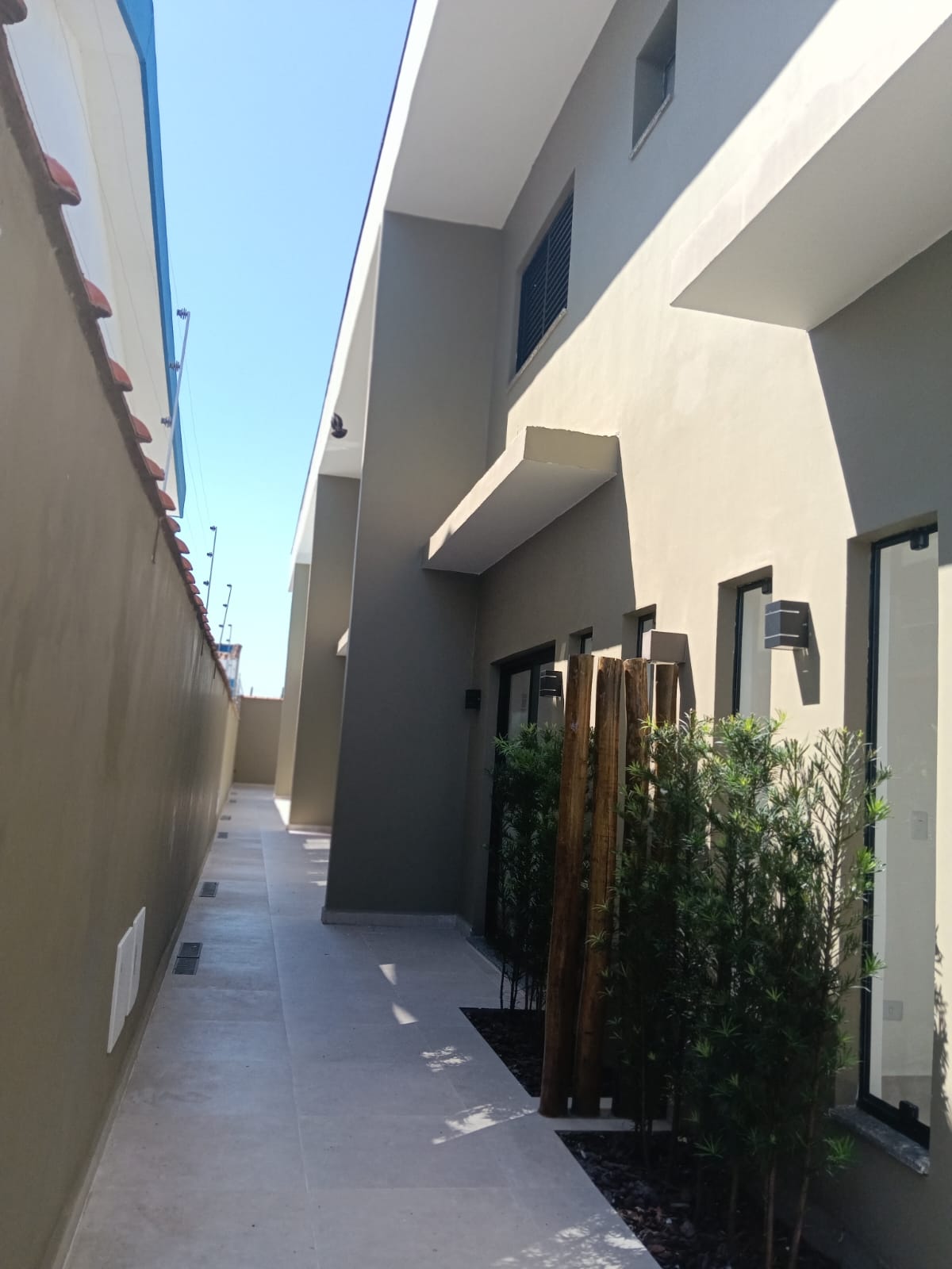 CAS261359 Sobrado Novo no Cibratel 2 Itanhaém – 02 Suítes com Piscina e Cascata