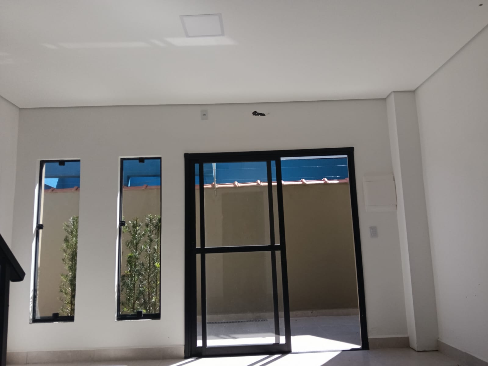 CAS261359 Sobrado Novo no Cibratel 2 Itanhaém – 02 Suítes com Piscina e Cascata