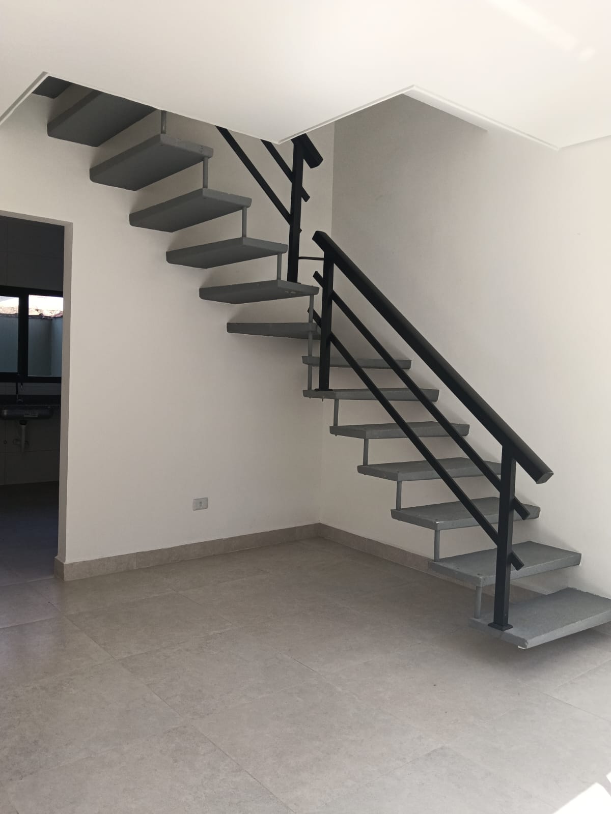 CAS261359 Sobrado Novo no Cibratel 2 Itanhaém – 02 Suítes com Piscina e Cascata