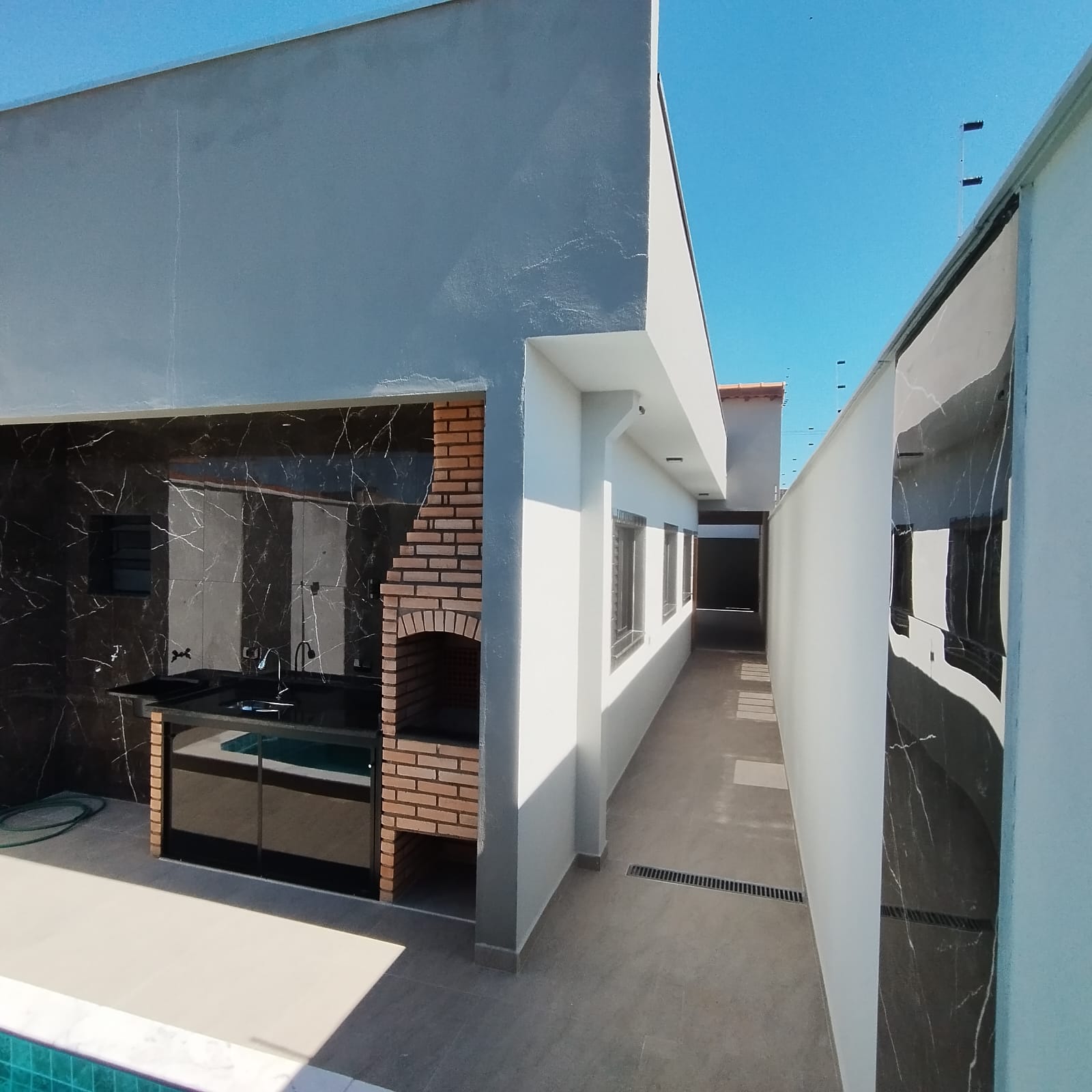 CAS261361 Casa Nova à Venda no Nova Itanhaém – 02 Dormitórios com Piscina