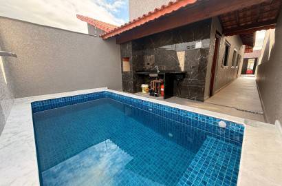 Casa Nova no Balneário Verde Mar Itanhaém – 02 Dormitórios com Piscina