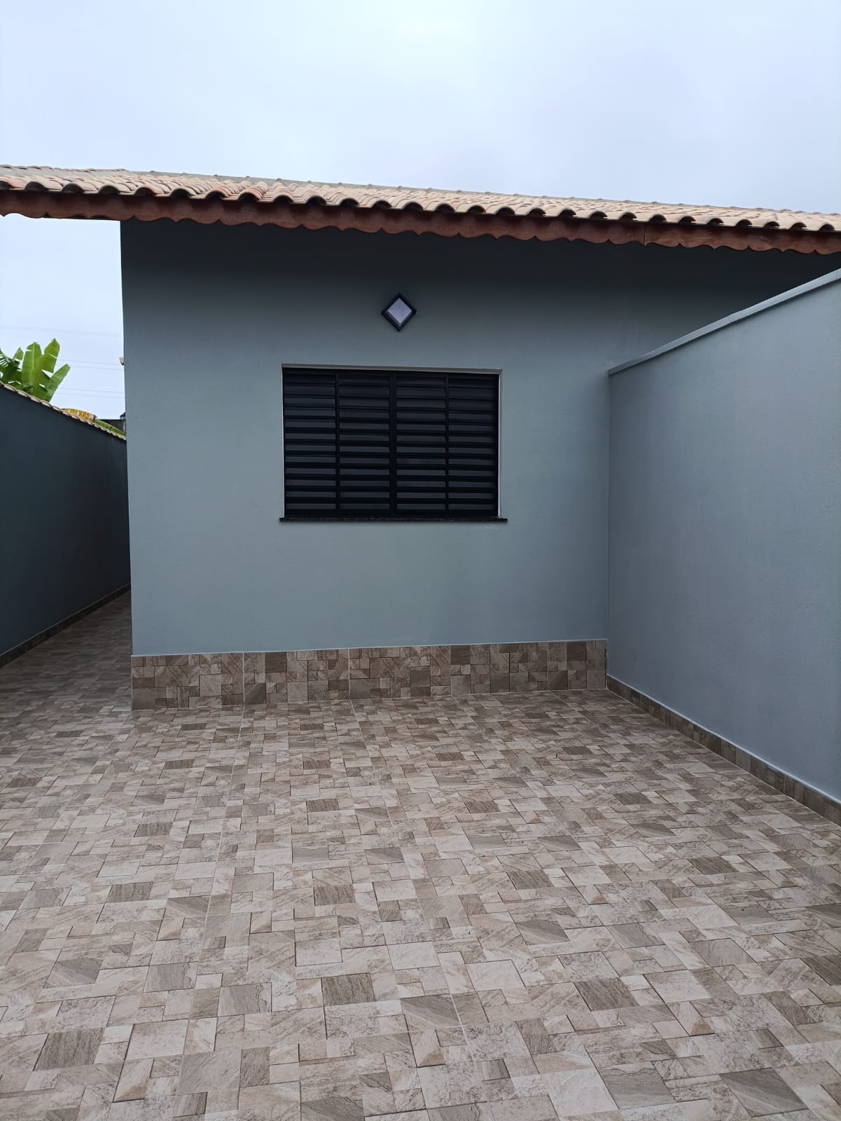 CAS261367 Casa Nova no Nova Itanhaém – 02 Dormitórios com Piscina e Acabamento Premium