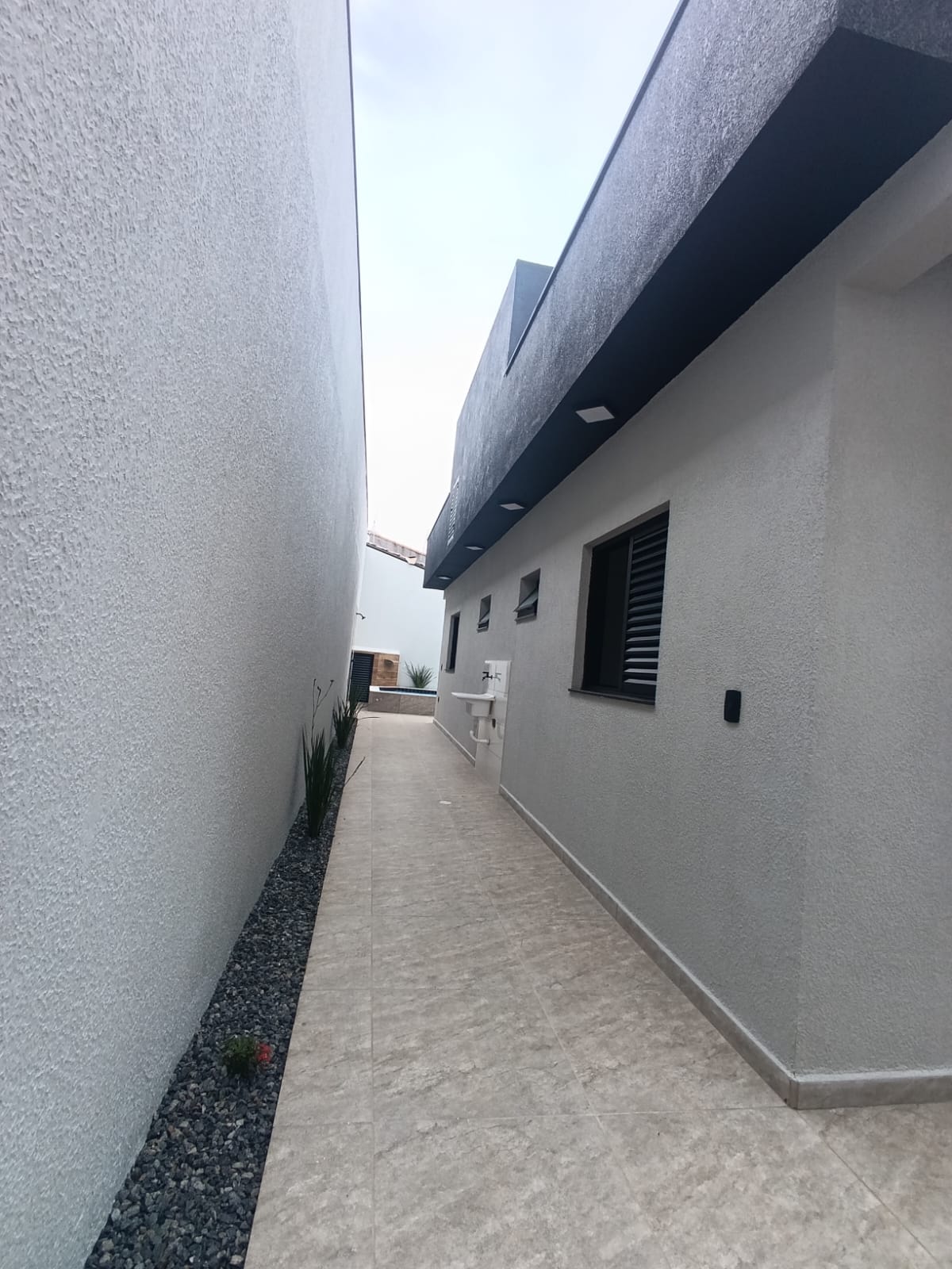 CAS261373 Casa em Condomínio Fechado à Venda em Itanhaém – Frente Mar com Piscina
