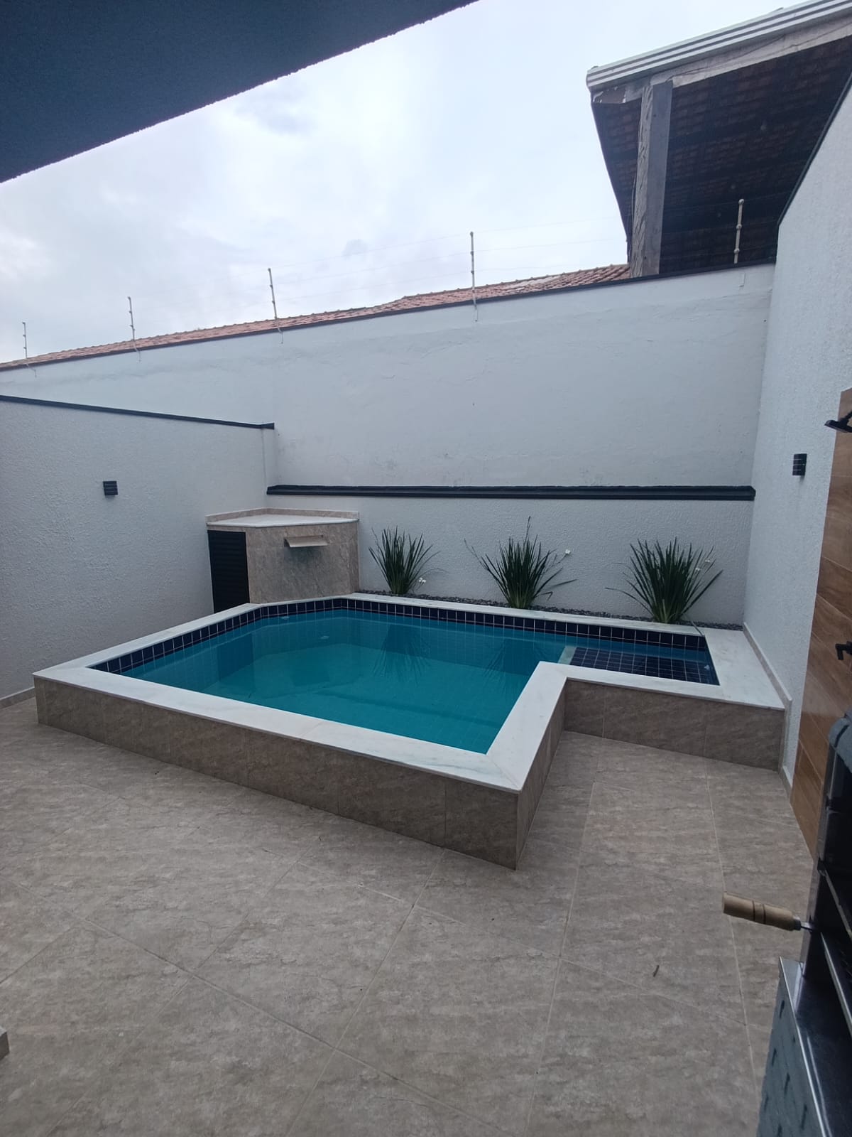 CAS261373 Casa em Condomínio Fechado à Venda em Itanhaém – Frente Mar com Piscina