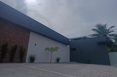 CAS261373 Casa em Condomínio Fechado à Venda em Itanhaém – Frente Mar com Piscina