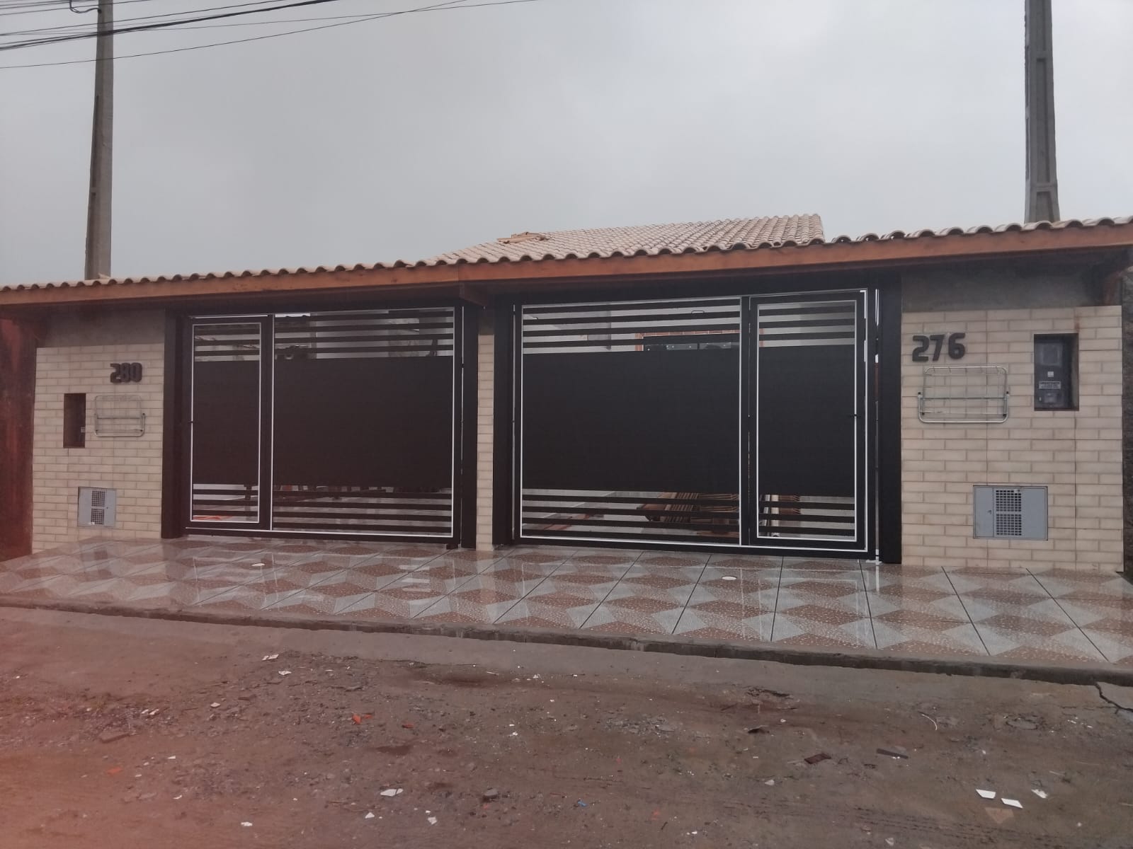 CAS261385 Casa Moderna com Piscina em Itanhaém – Desconto Exclusivo Esta Semana!