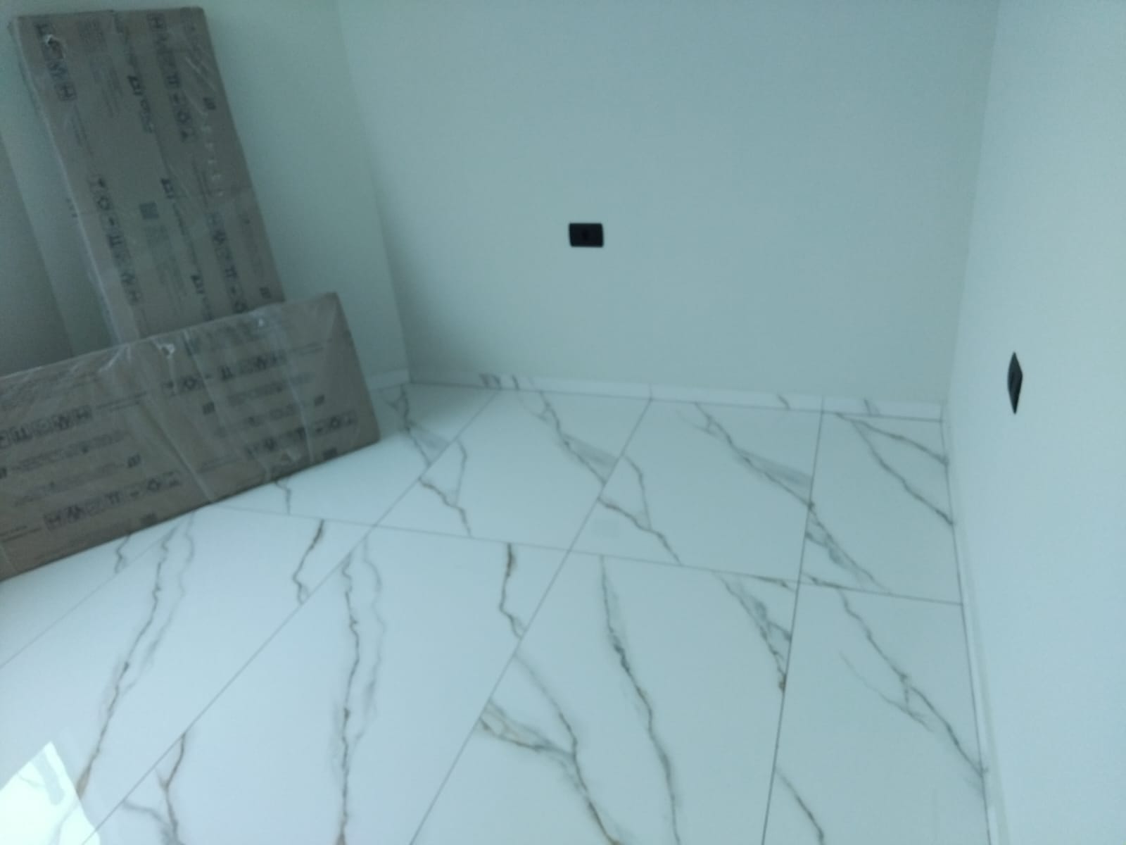 CAS261385 Casa Moderna com Piscina em Itanhaém – Desconto Exclusivo Esta Semana!