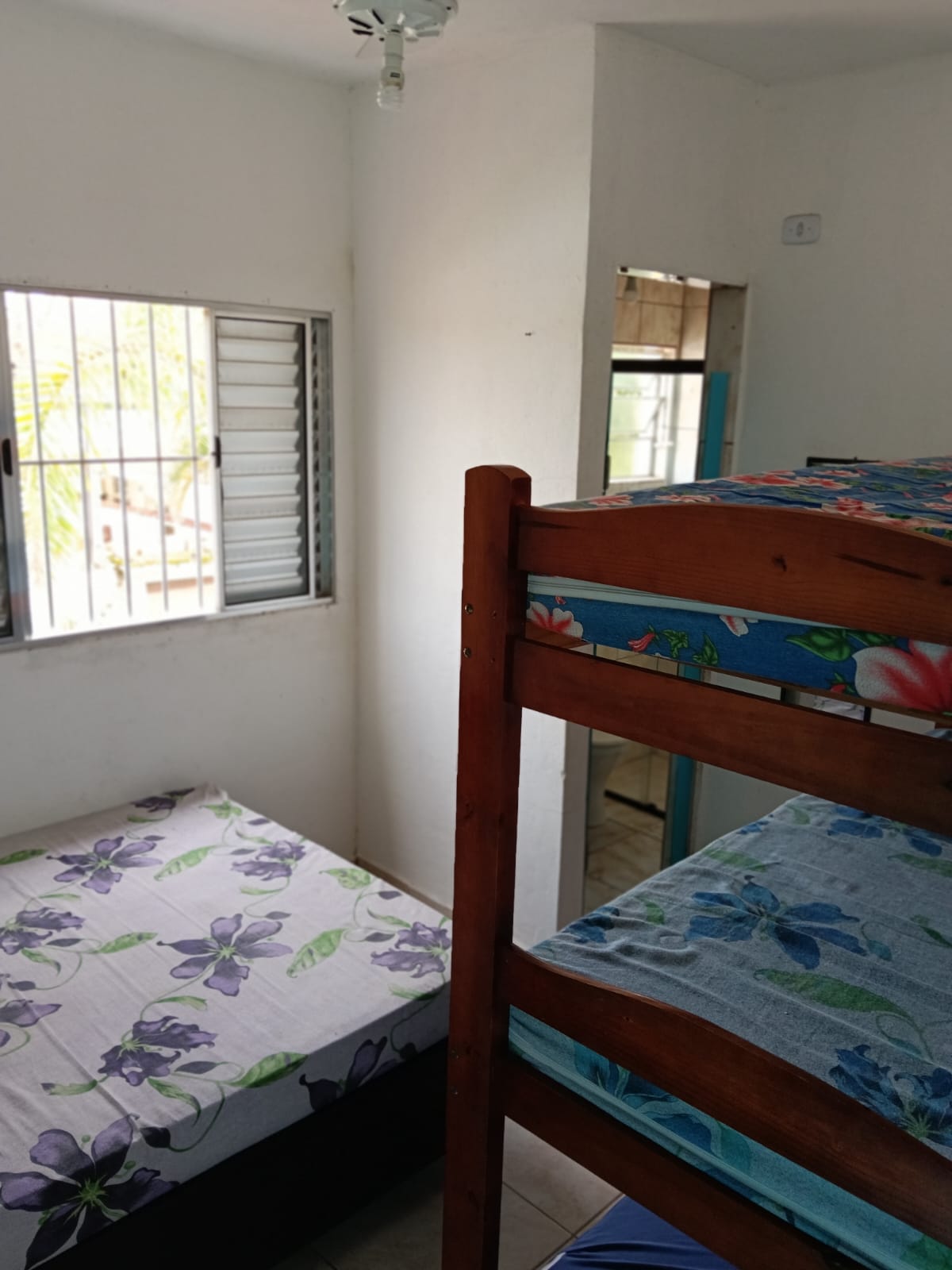 CAS261386 Casa de Alto Espaço em Itanhaém – 05 Suítes e 07 Vagas de Garagem