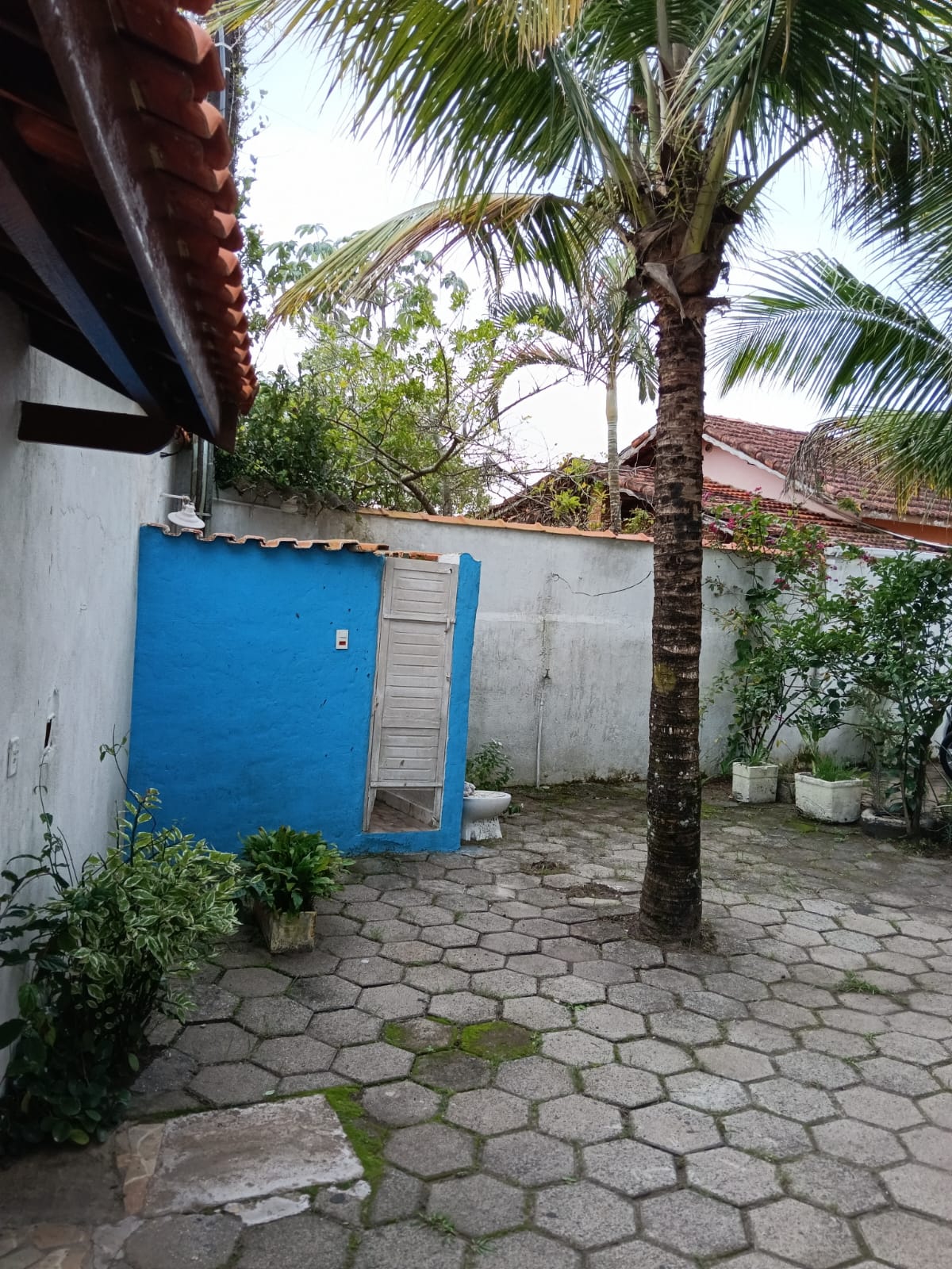 CAS261386 Casa de Alto Espaço em Itanhaém – 05 Suítes e 07 Vagas de Garagem
