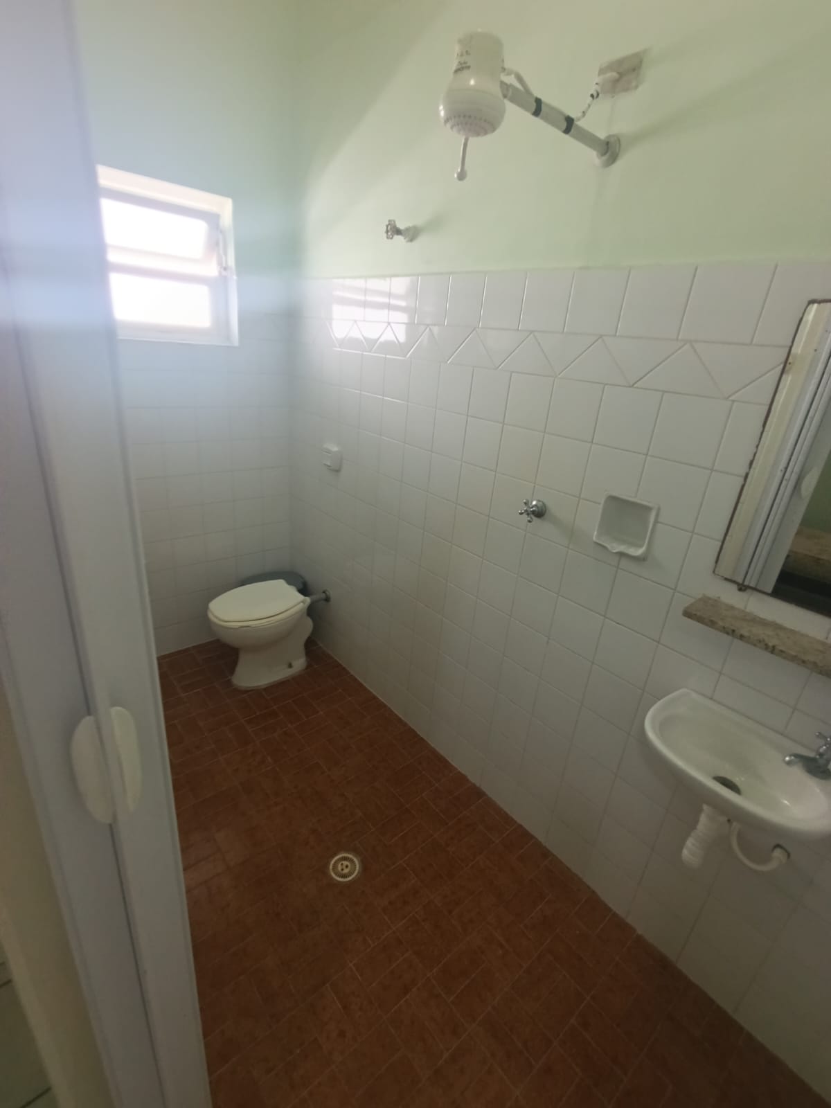 CAS261396 Hotel Pousada à Venda no Centro do Suarão Itanhaém – 24 Apartamentos e Piscina