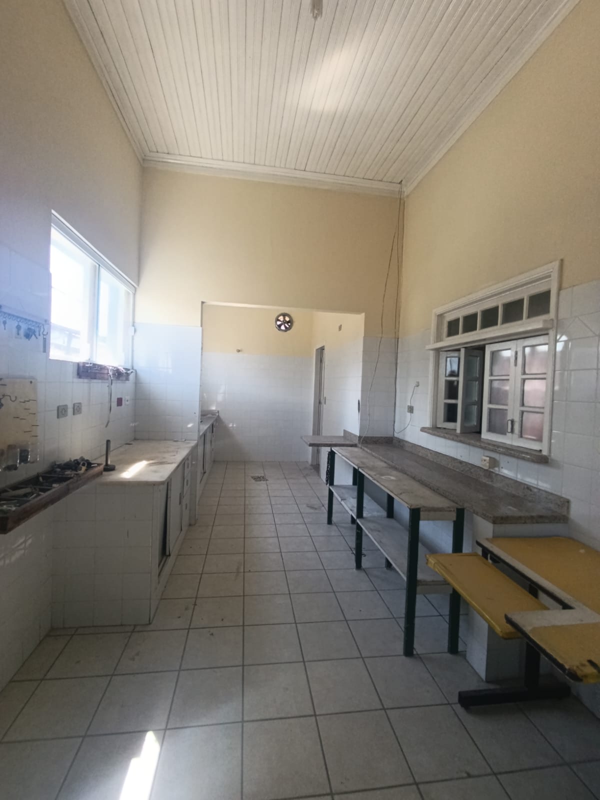 CAS261396 Hotel Pousada à Venda no Centro do Suarão Itanhaém – 24 Apartamentos e Piscina