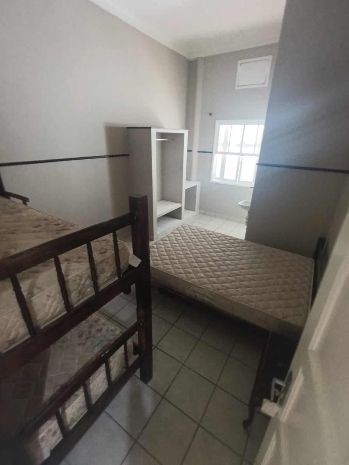 CAS261396 Hotel Pousada à Venda no Centro do Suarão Itanhaém – 24 Apartamentos e Piscina