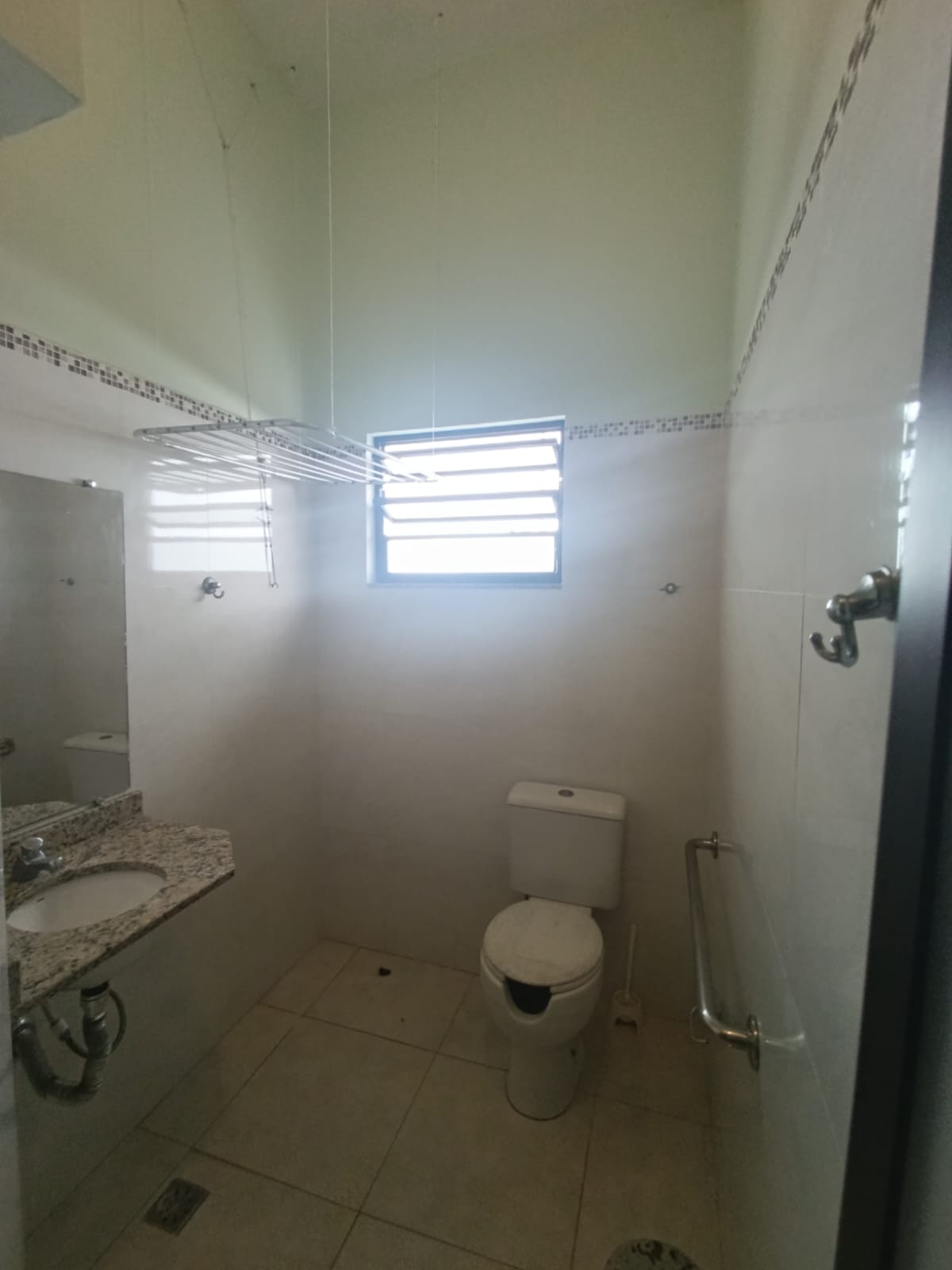 CAS261396 Hotel Pousada à Venda no Centro do Suarão Itanhaém – 24 Apartamentos e Piscina