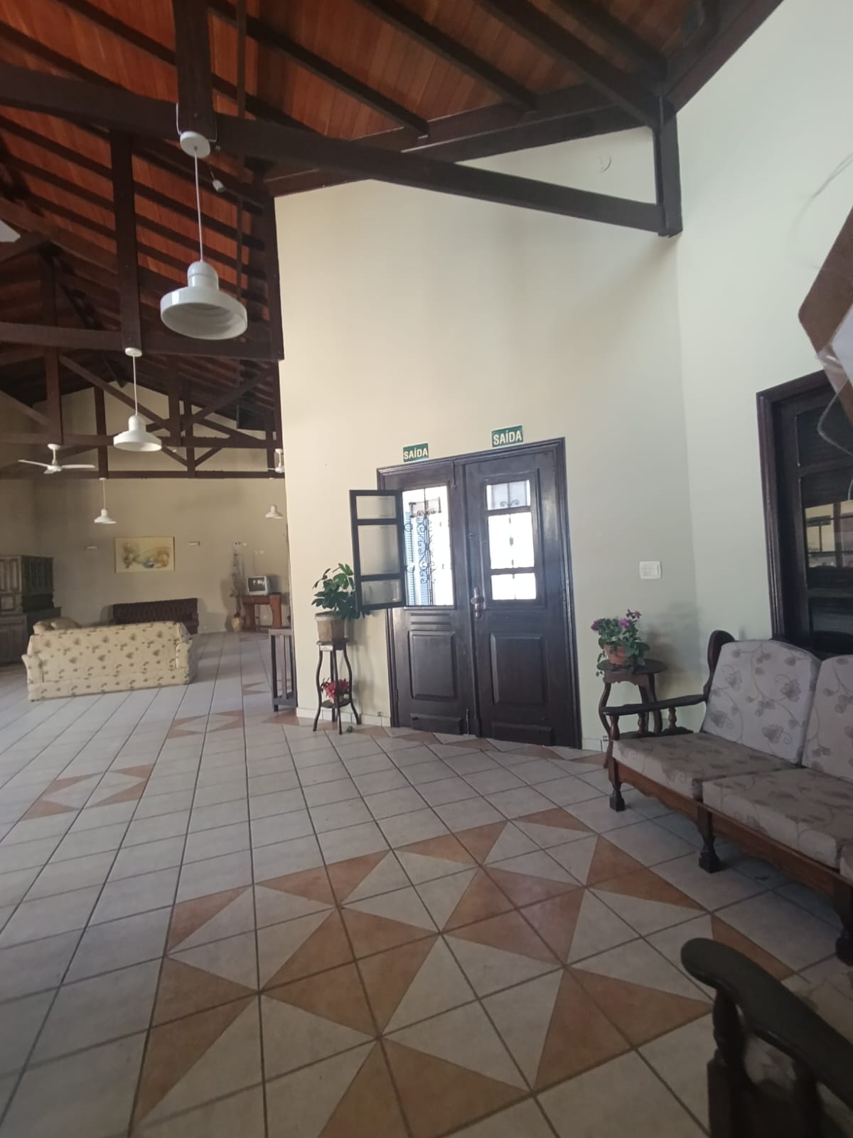 CAS261396 Hotel Pousada à Venda no Centro do Suarão Itanhaém – 24 Apartamentos e Piscina