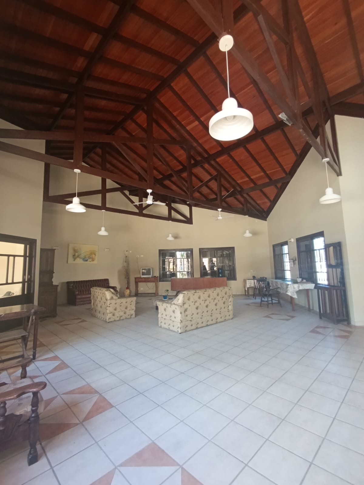 CAS261396 Hotel Pousada à Venda no Centro do Suarão Itanhaém – 24 Apartamentos e Piscina