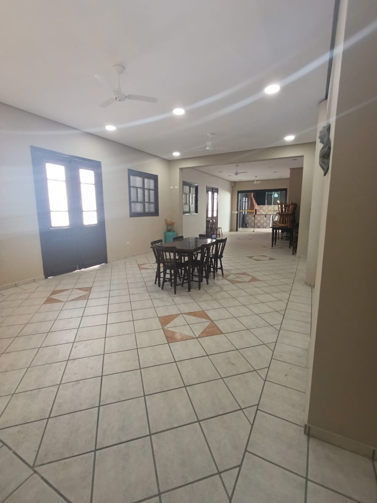 CAS261396 Hotel Pousada à Venda no Centro do Suarão Itanhaém – 24 Apartamentos e Piscina