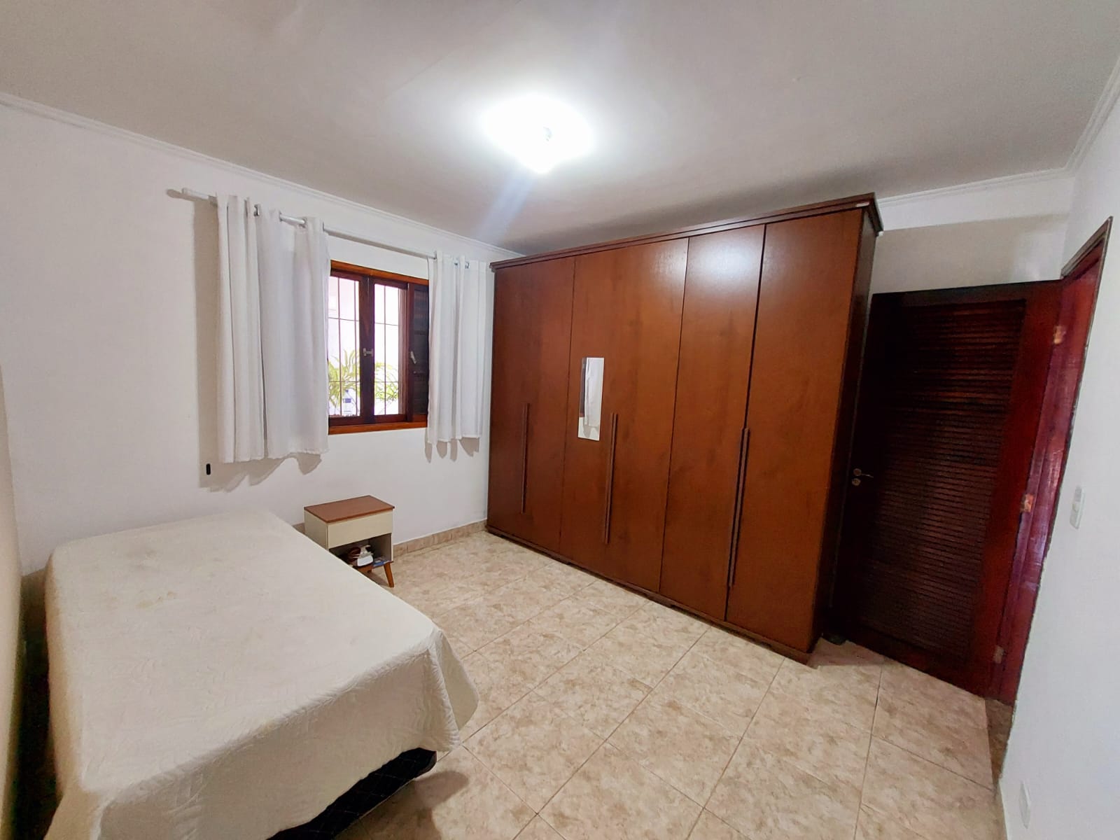 CAS261400 Casa Reformada com Piscina a 280m da Praia – Semimobiliada e com Edícula