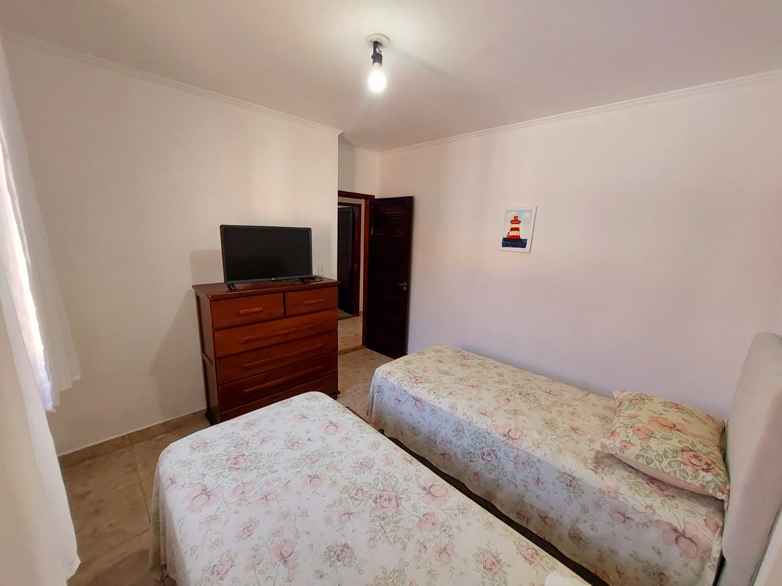 CAS261400 Casa Reformada com Piscina a 280m da Praia – Semimobiliada e com Edícula