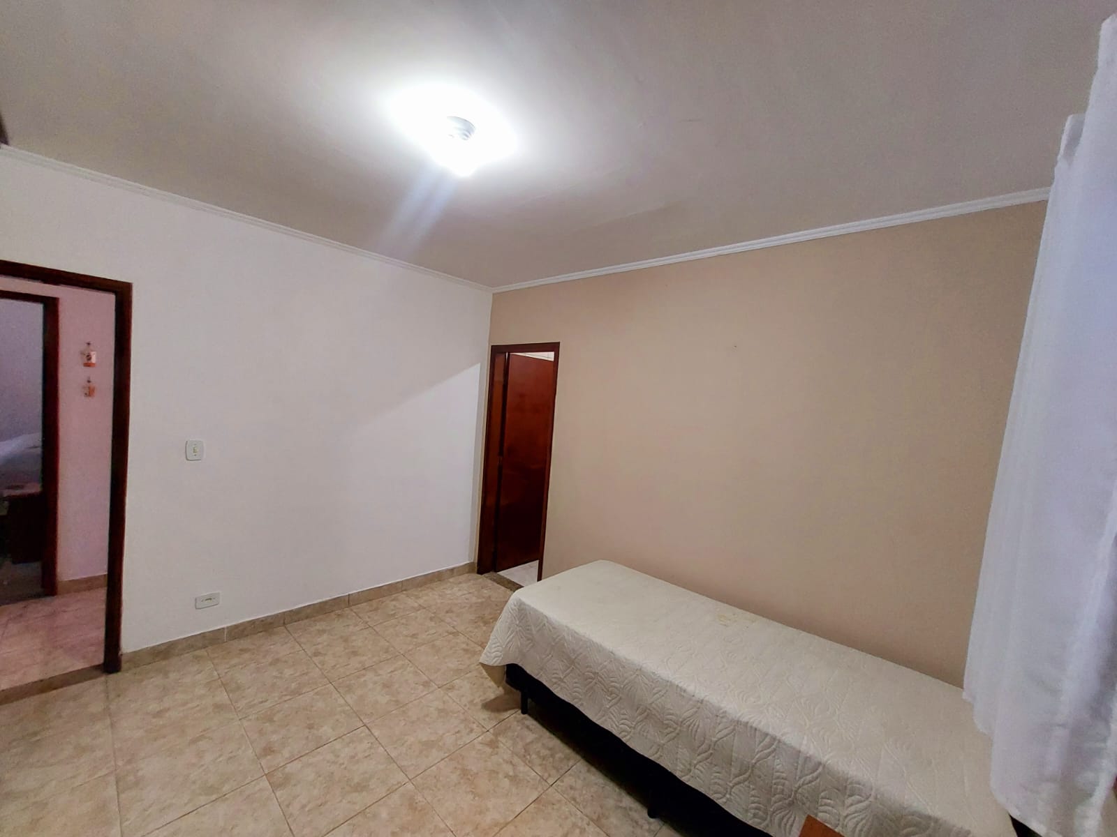 CAS261400 Casa Reformada com Piscina a 280m da Praia – Semimobiliada e com Edícula