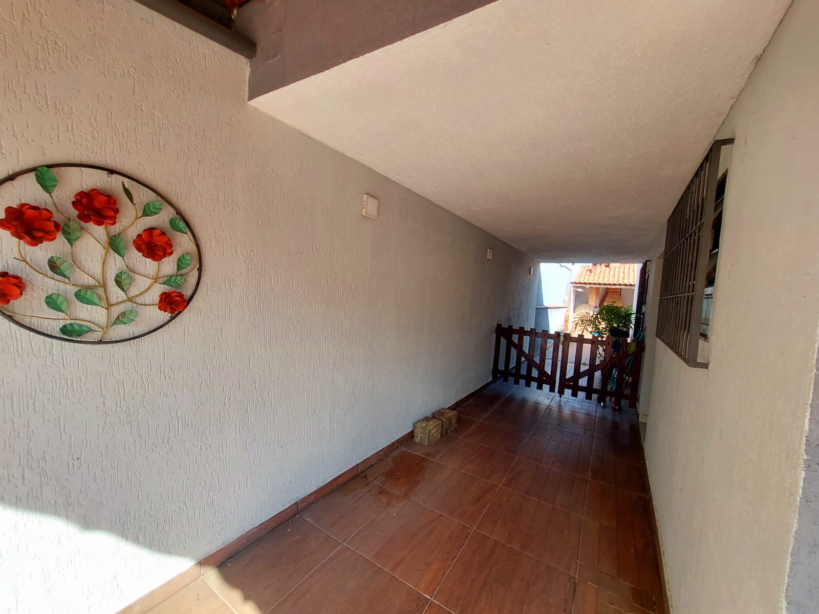 CAS261400 Casa Reformada com Piscina a 280m da Praia – Semimobiliada e com Edícula