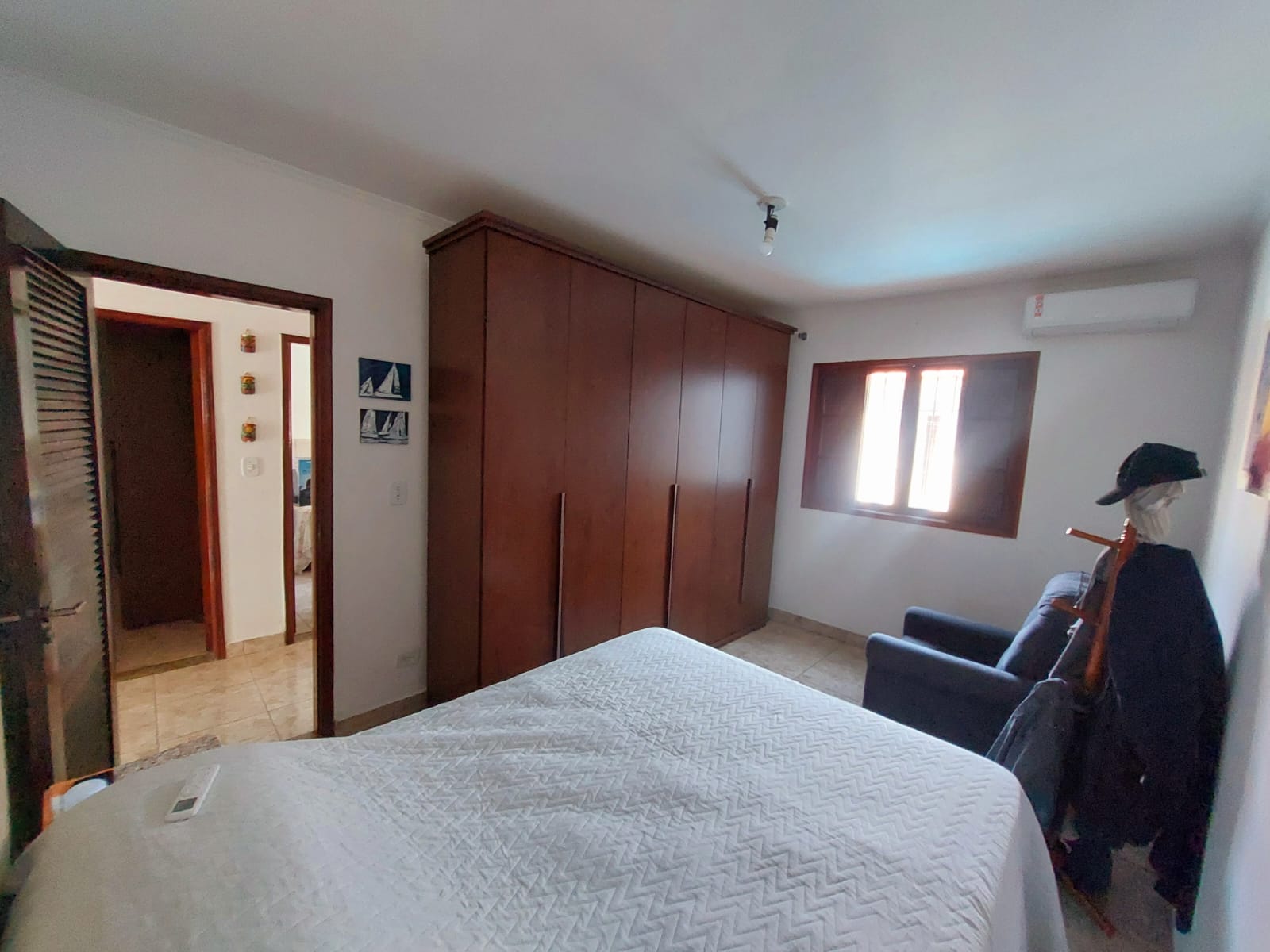 CAS261400 Casa Reformada com Piscina a 280m da Praia – Semimobiliada e com Edícula