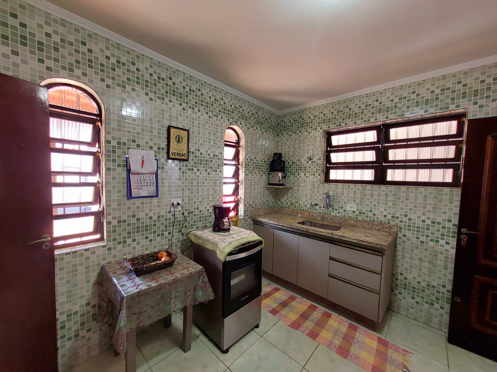 CAS261400 Casa Reformada com Piscina a 280m da Praia – Semimobiliada e com Edícula